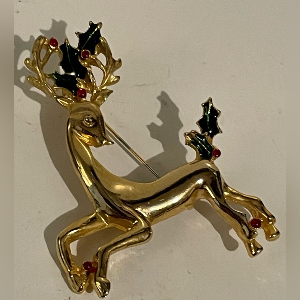 Vintage Gold Tone Reindeer Christmas Brooch pin estate jewelry holiday  costume